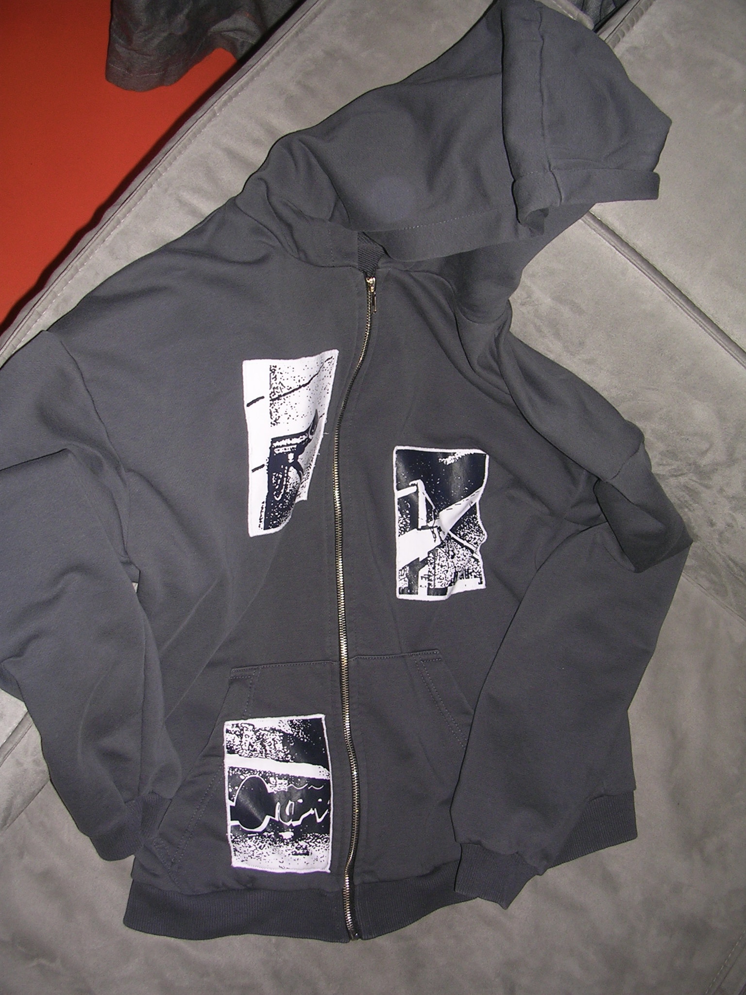 STREETS ECHO in GRAPHITE